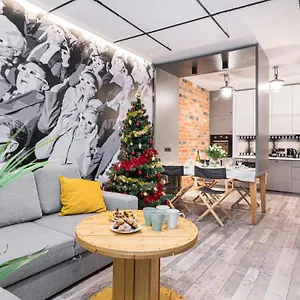 Maya's Flats & 24 - Hollywood , Gdańsk Polska